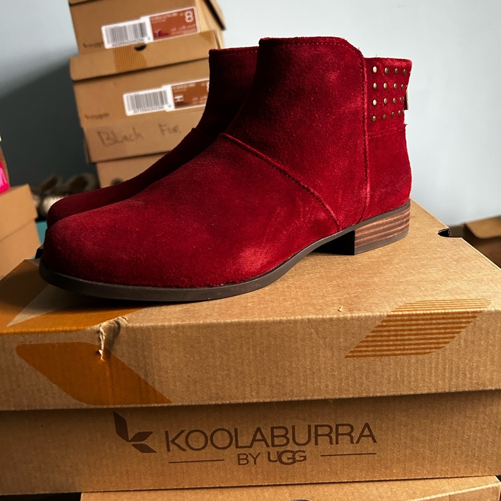 Koolaburra Women's Burgundy Ankle Booties